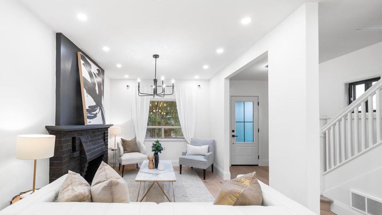 Photo of Livingroom in Earlscourt