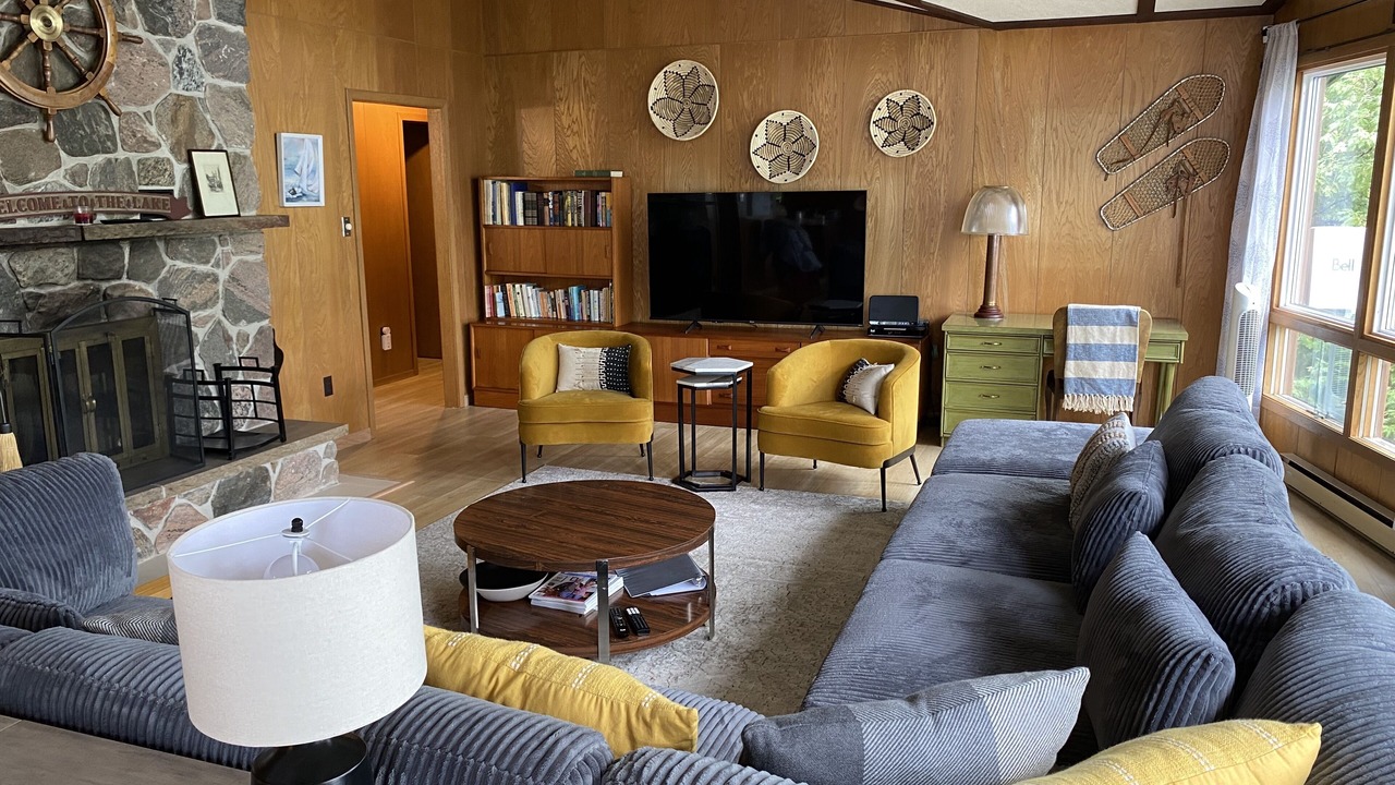 Photo of Livingroom in Coboconk