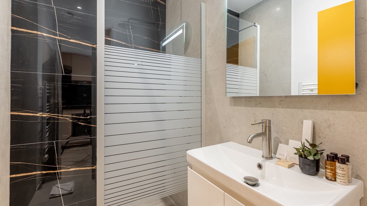 Photo of Bathroom in Quartier de la Place-Vendome