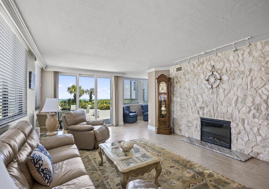 Photo of Livingroom in Indian River Shores