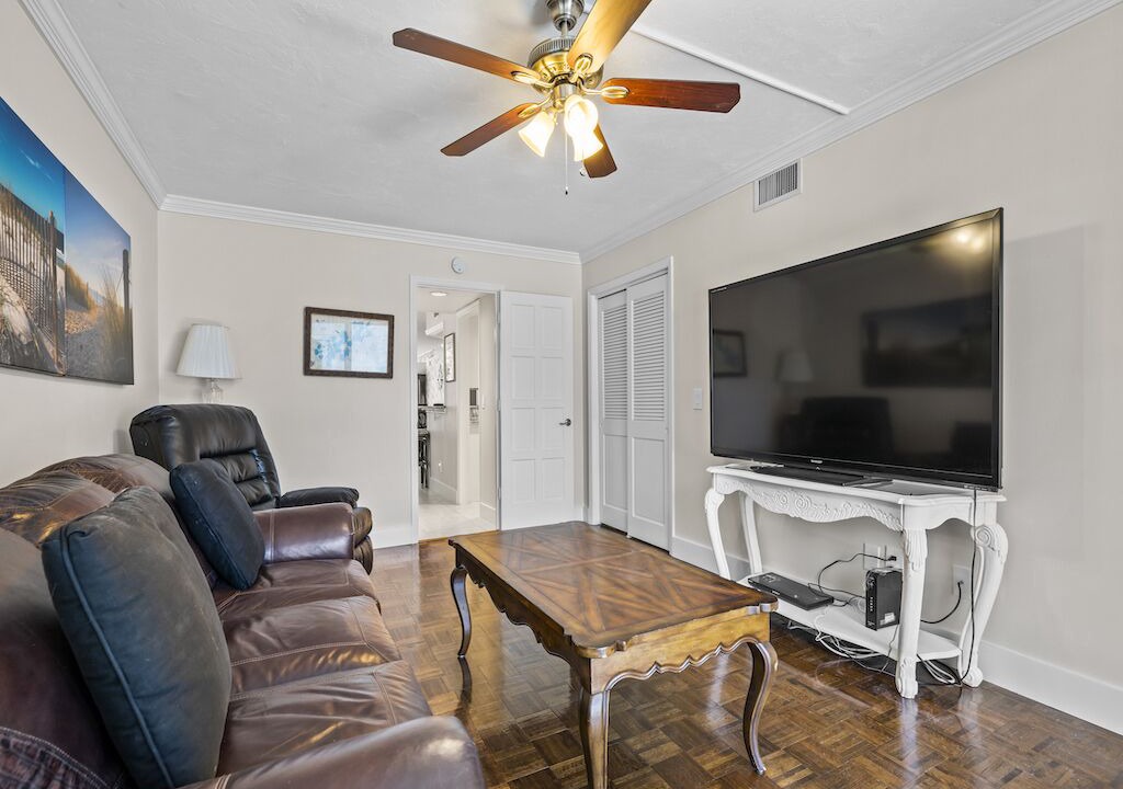 Photo of Livingroom in Indian River Shores