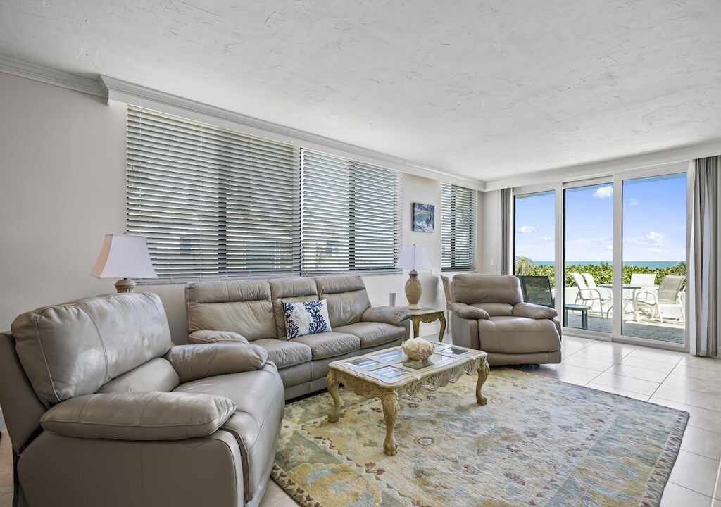 Photo of Livingroom in Indian River Shores