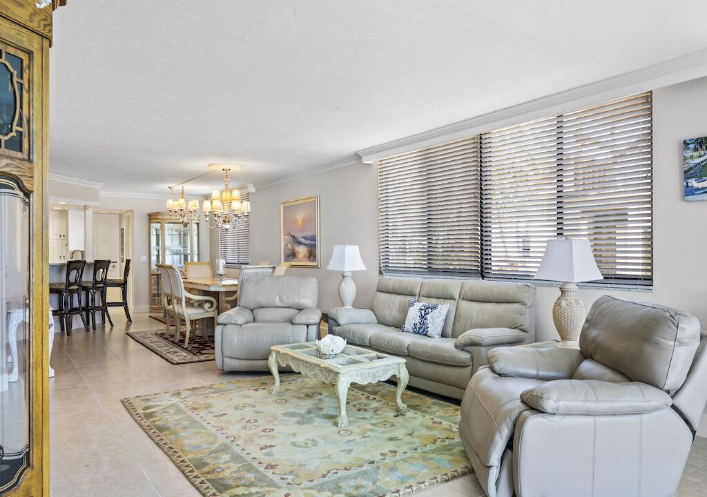 Photo of Livingroom in Indian River Shores