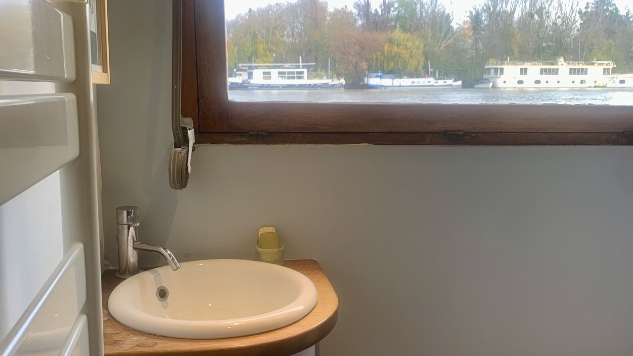 Photo of Bathroom in Suresnes