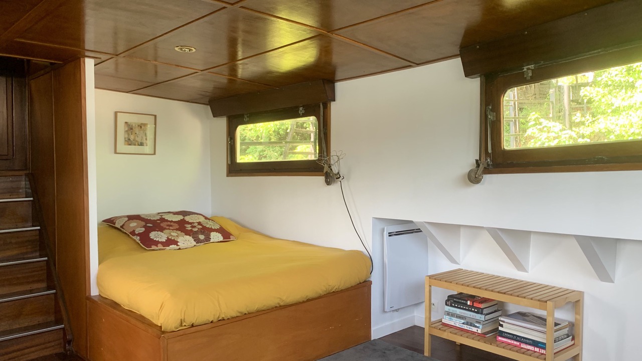 Photo of Bedroom in Suresnes