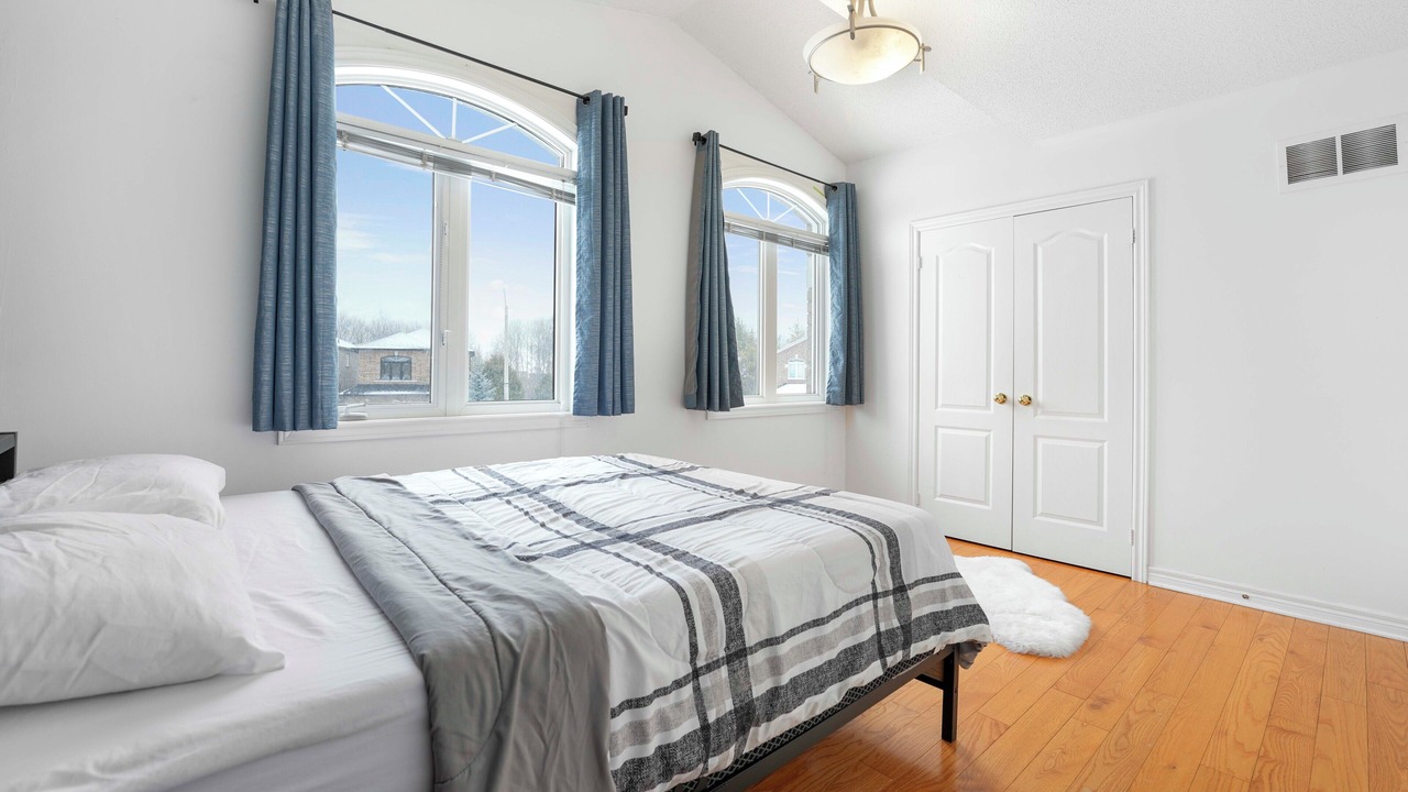 Photo of Bedroom in Richmond Hill
