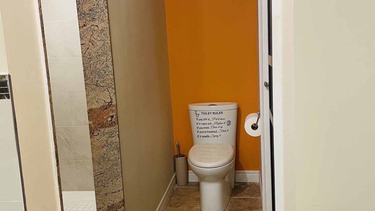 Photo of Bathroom in Lakeview