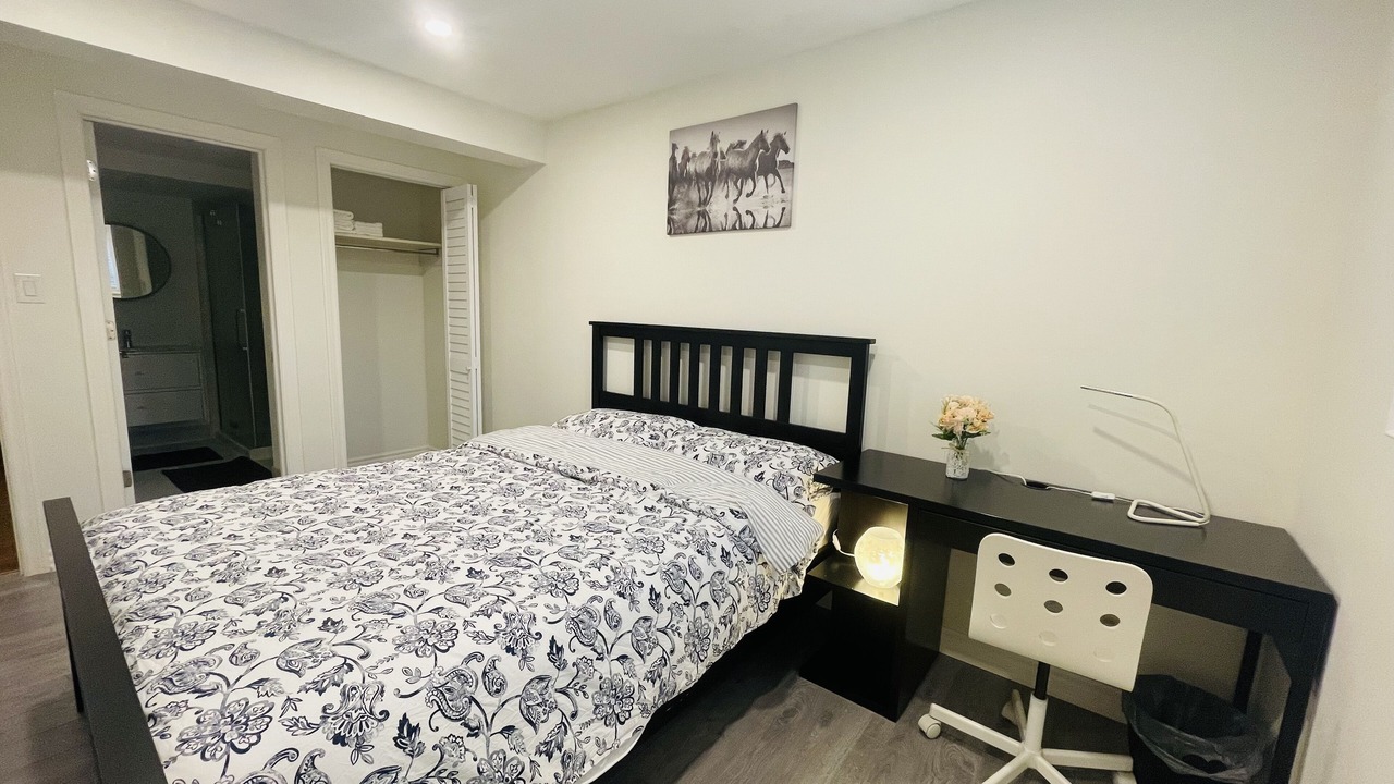 Photo of Bedroom in Lakeview