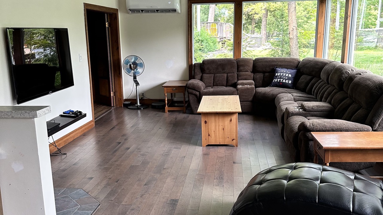 Photo of Livingroom in Bracebridge