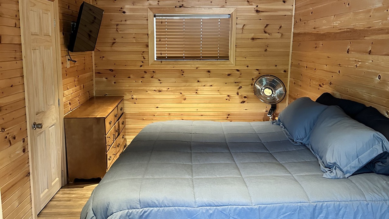 Photo of Bedroom in Bracebridge