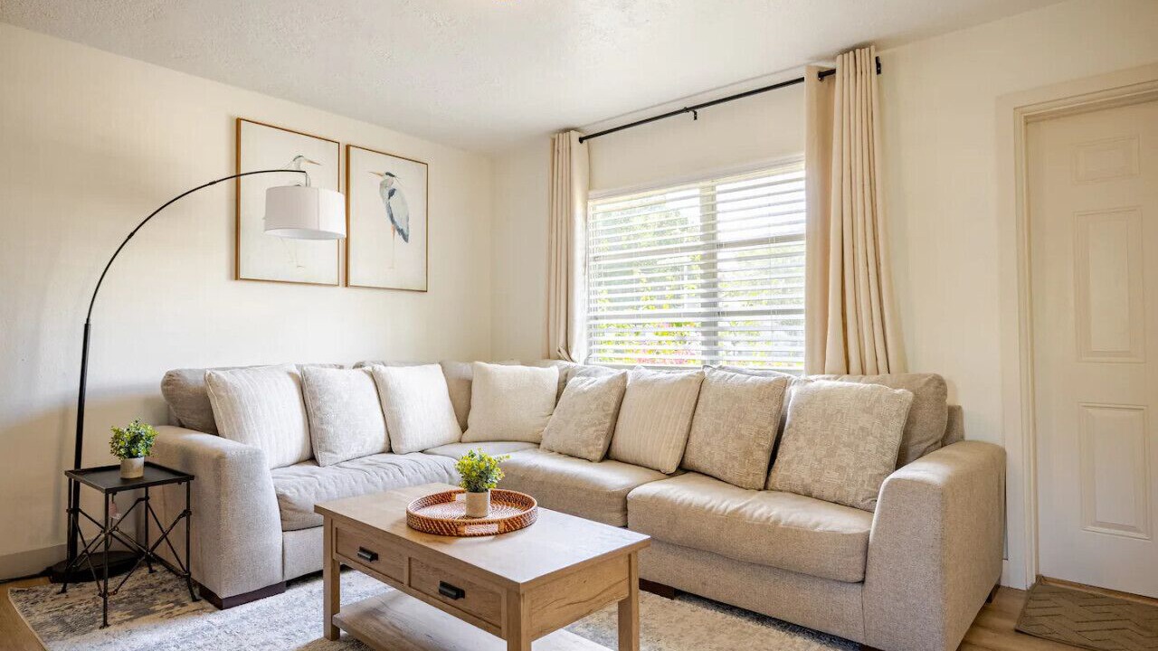 Photo of Livingroom in Apollo Beach