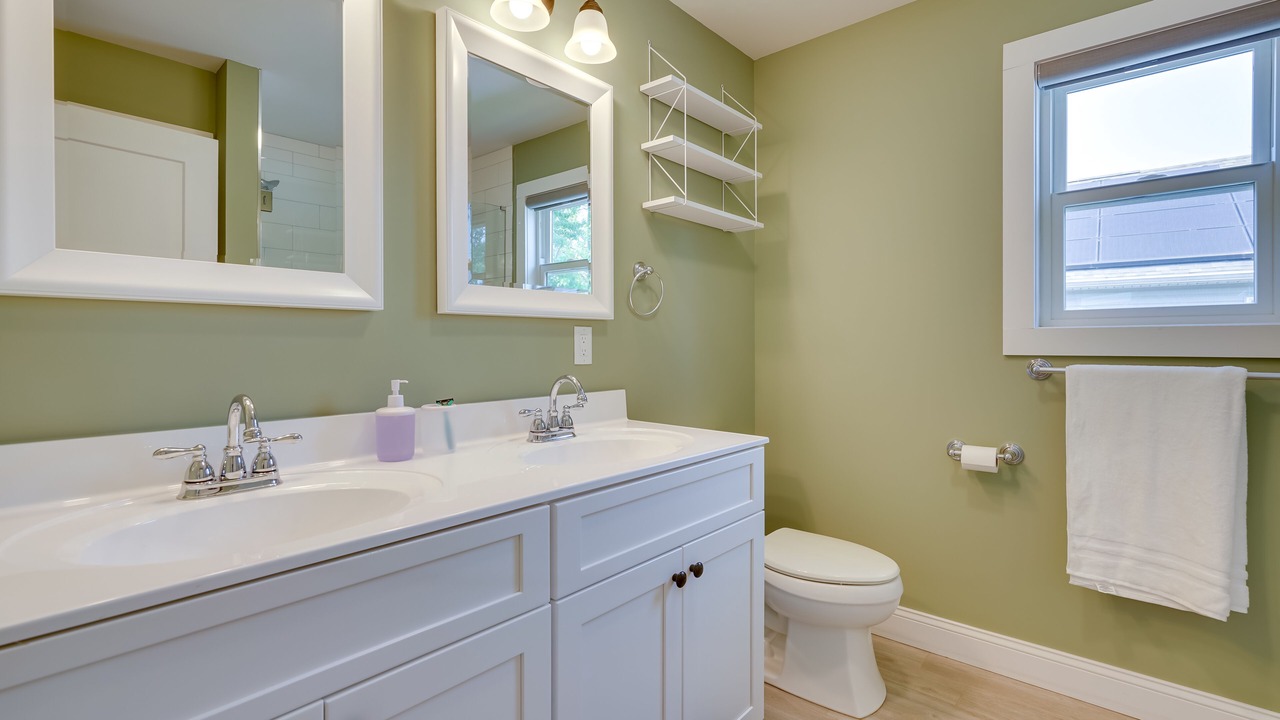 Photo of Bathroom in Keansburg