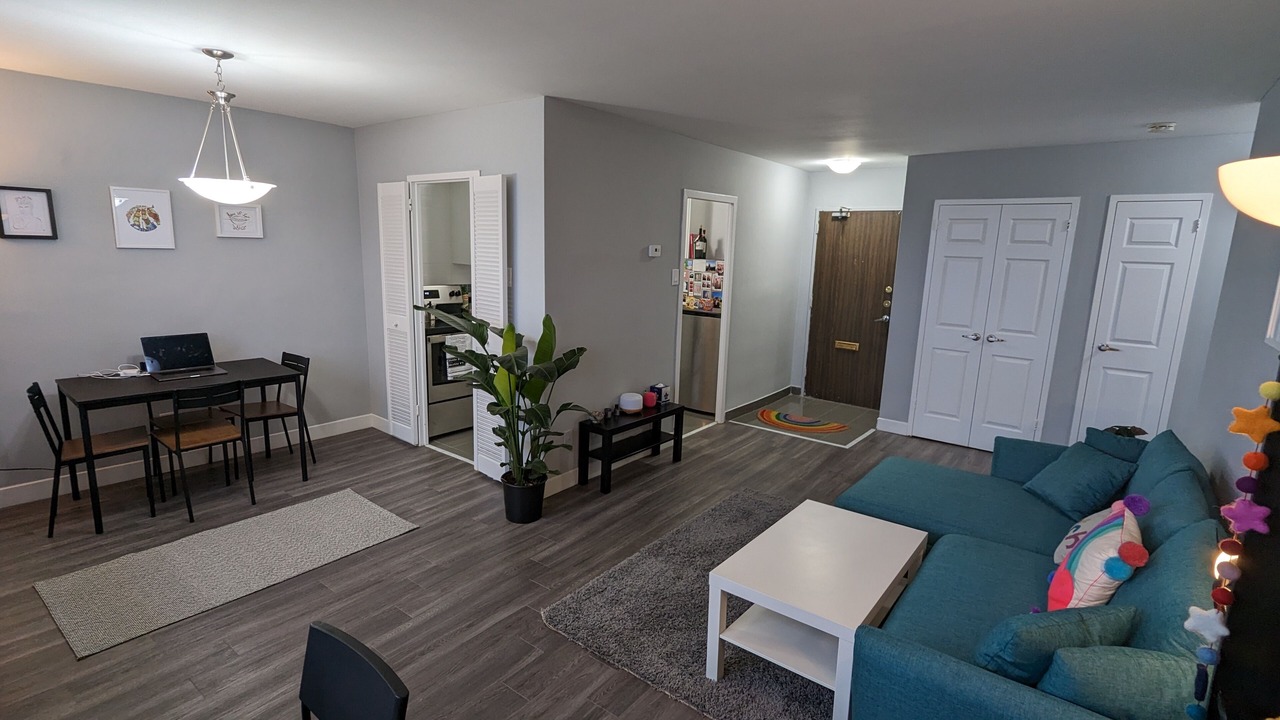 Photo of Livingroom in Church and Wellesley