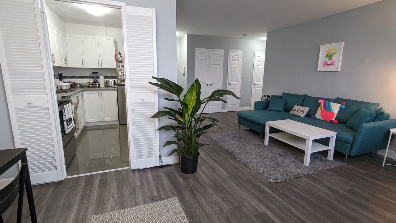 Photo of Livingroom in Church and Wellesley