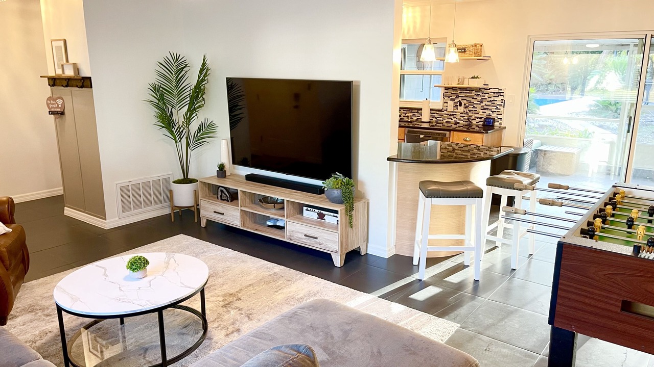 Photo of Livingroom in Goldenrod