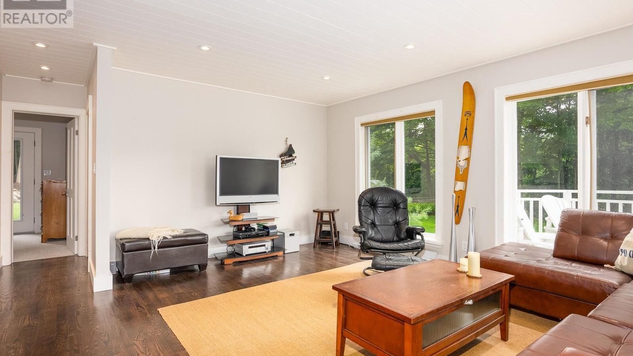 Photo of Livingroom in Muskoka Lakes