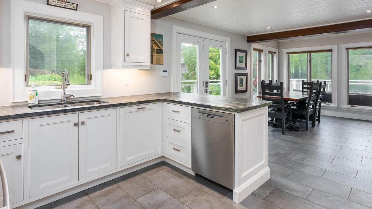 Photo of Kitchen in Muskoka Lakes
