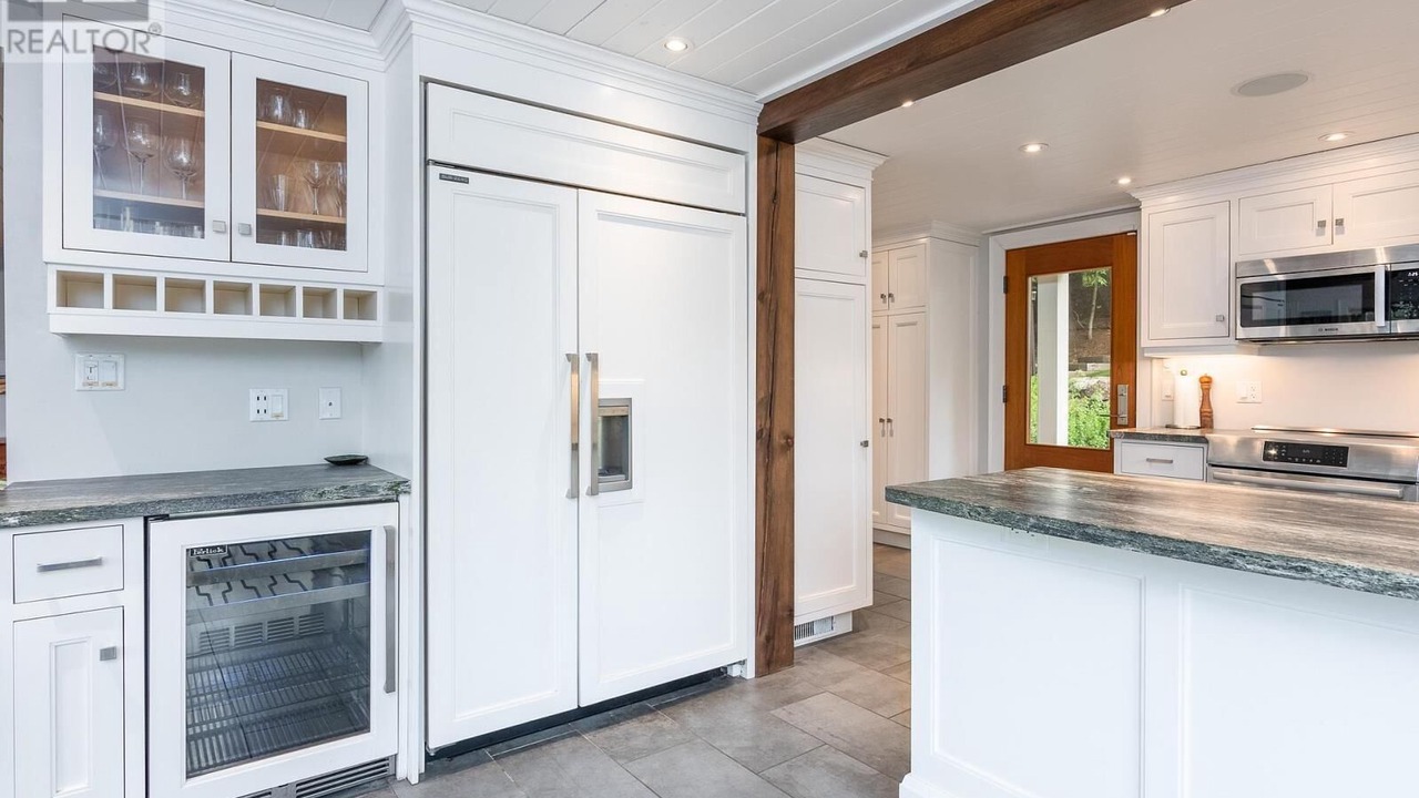 Photo of Kitchen in Muskoka Lakes