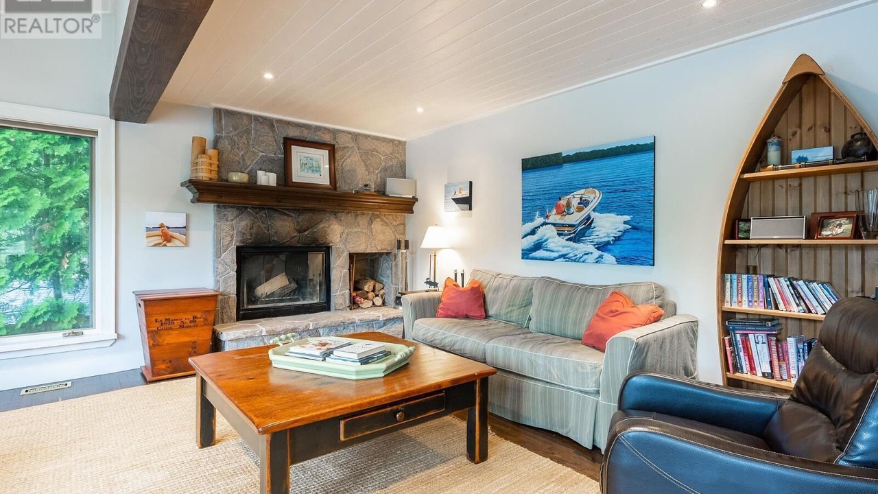 Photo of Livingroom in Muskoka Lakes
