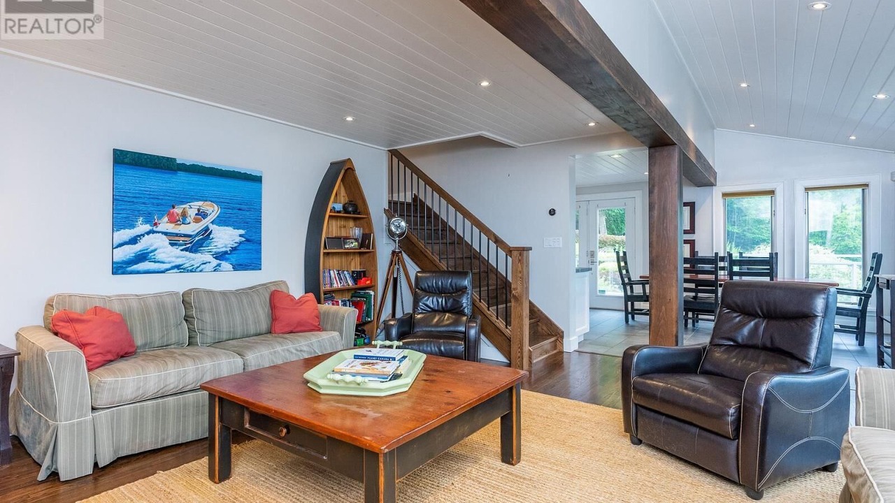 Photo of Livingroom in Muskoka Lakes