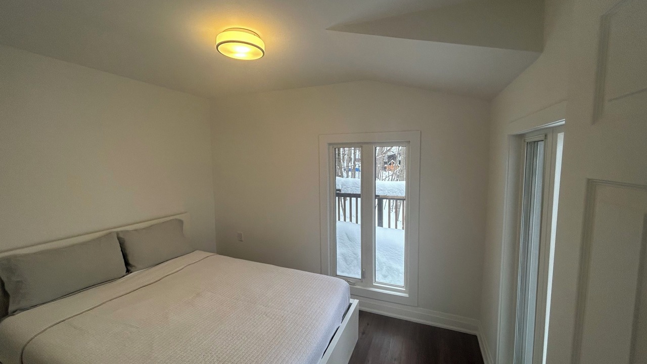 Photo of Bedroom in Muskoka Lakes