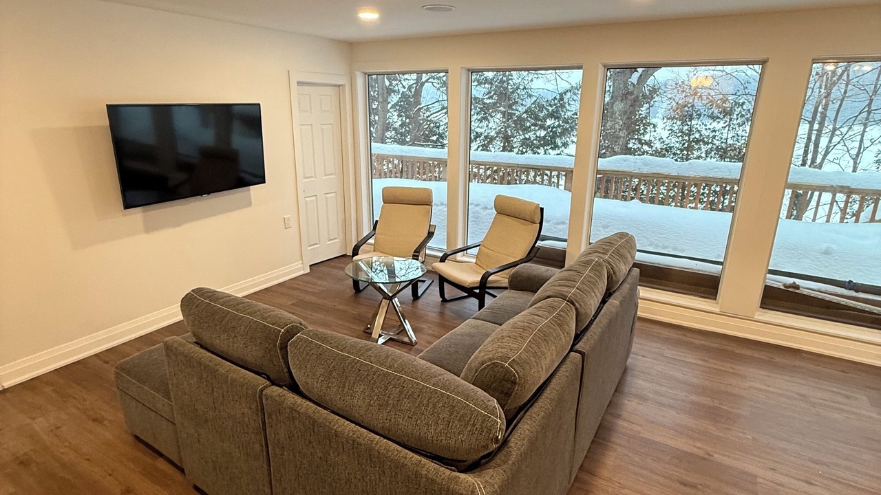 Photo of Livingroom in Muskoka Lakes