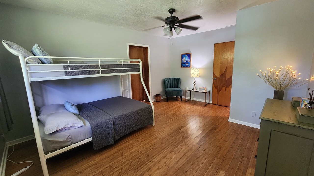Photo of Bedroom in Auburndale