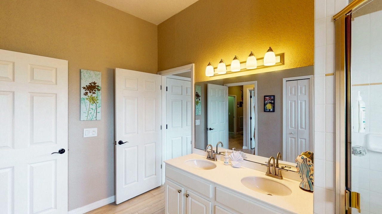 Photo of Bathroom in Bahama Bay