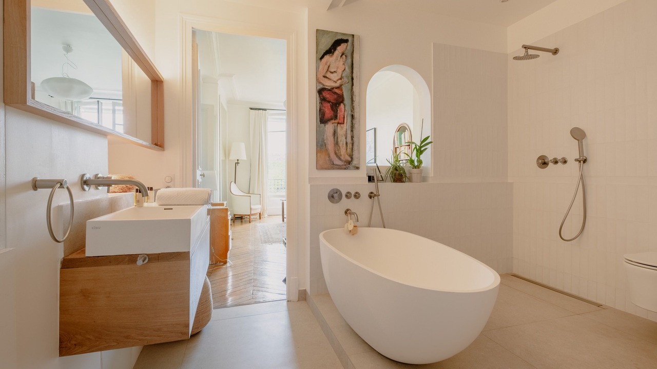 Photo of Bathroom in 4th Arrondissement