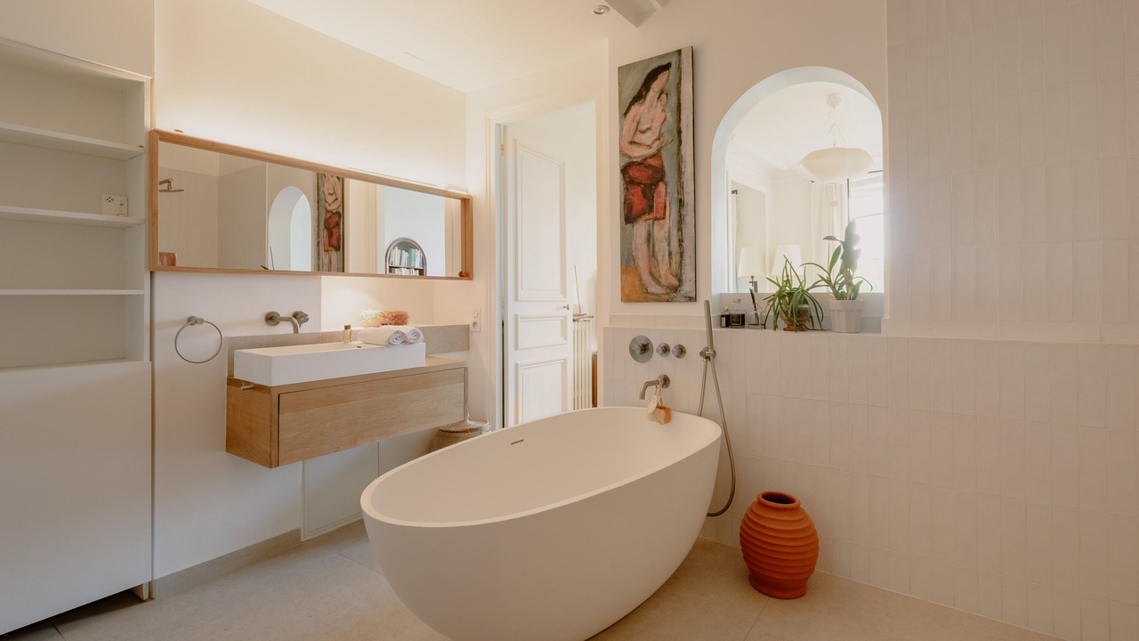 Photo of Bathroom in 4th Arrondissement