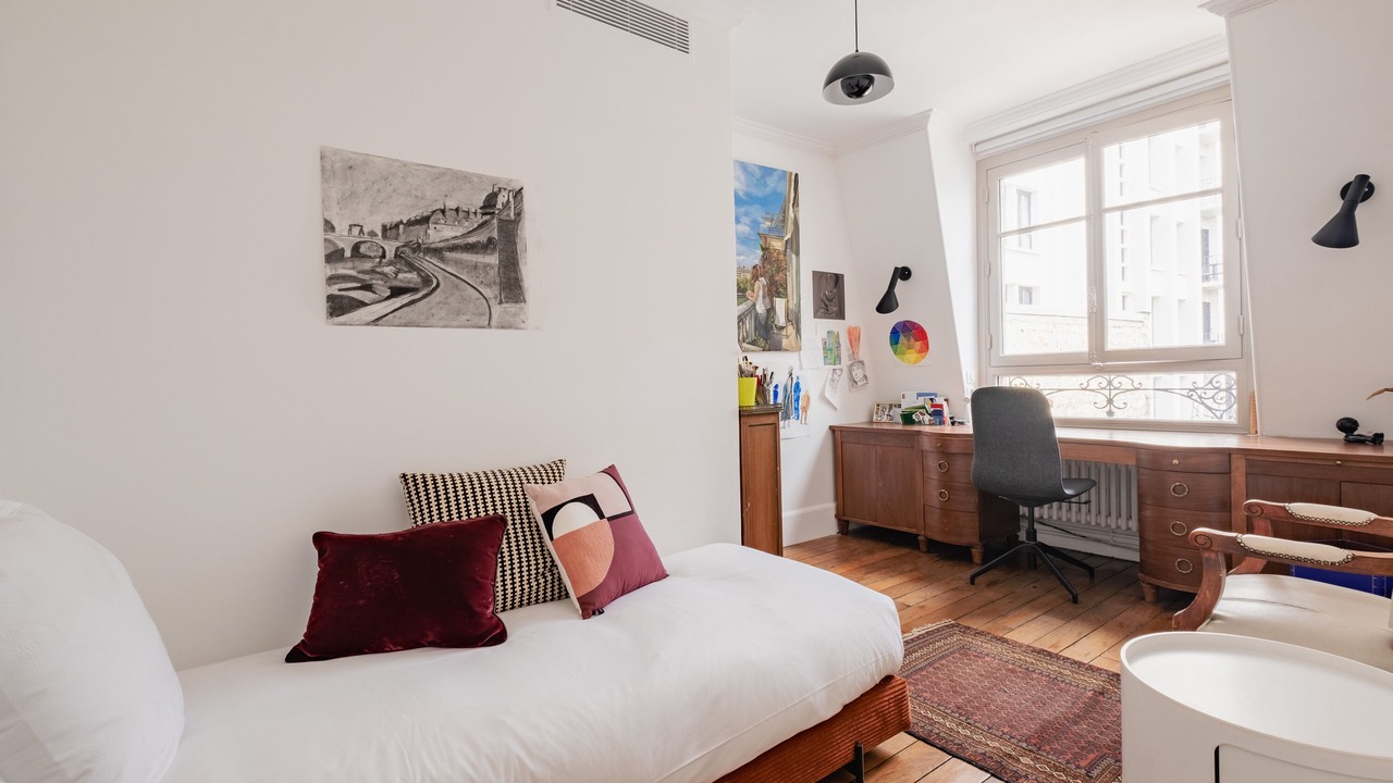 Photo of Bedroom in 4th Arrondissement