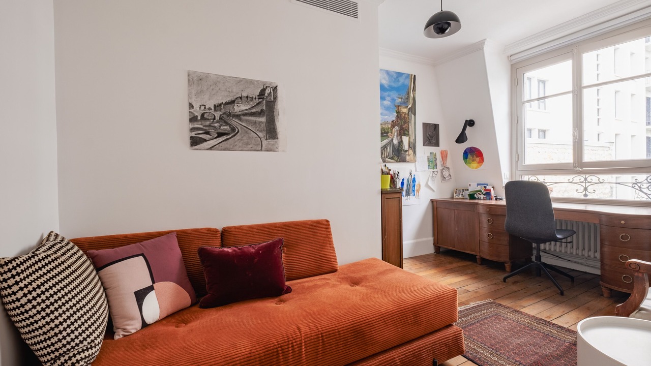 Photo of Livingroom in 4th Arrondissement
