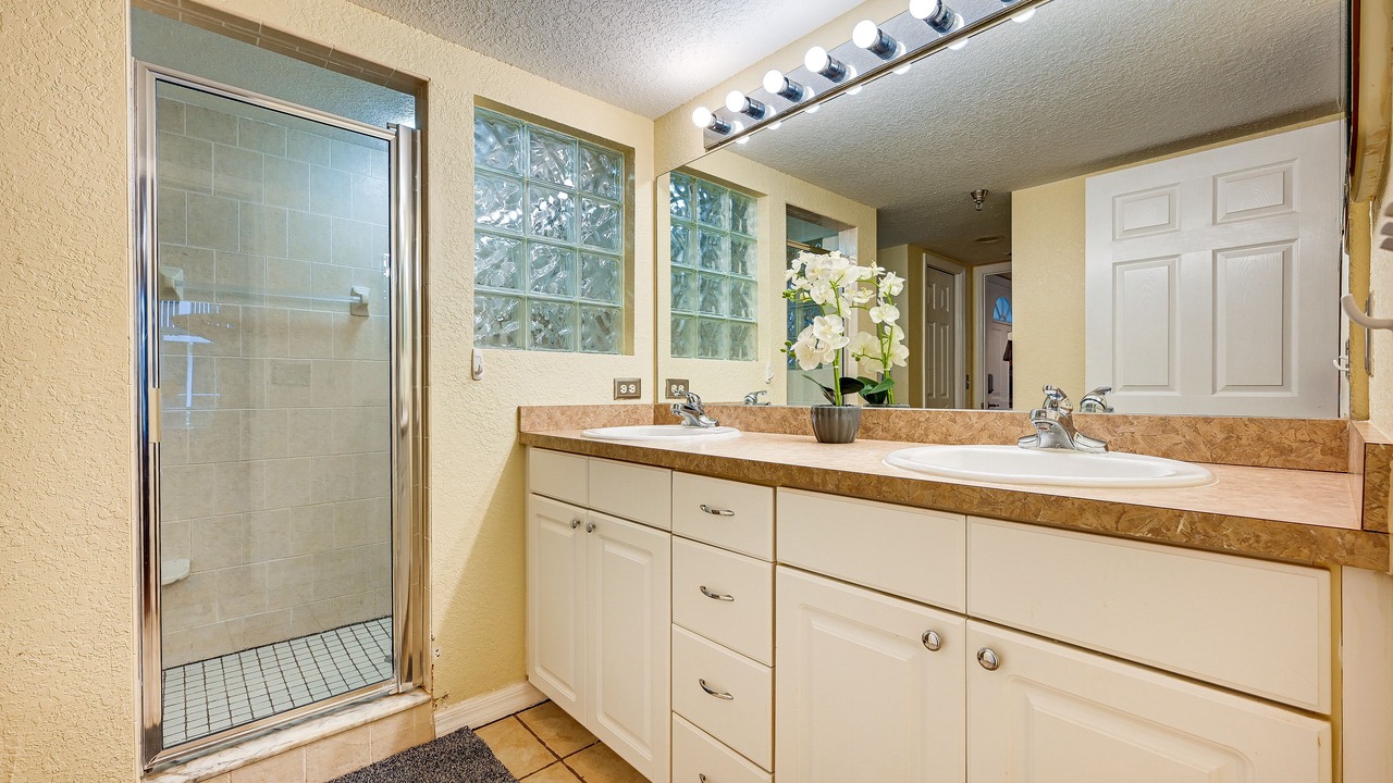 Photo of Bathroom in Lutz