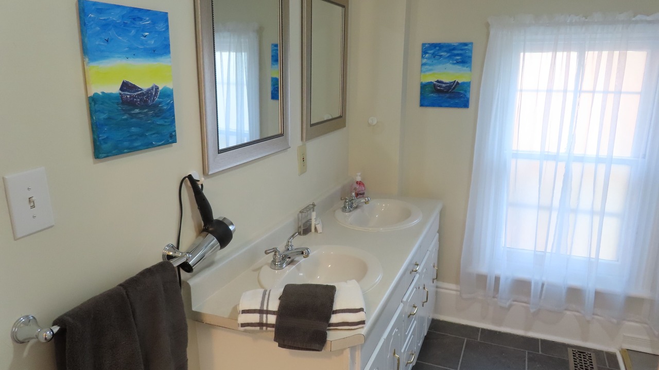 Photo of Bathroom in Gananoque
