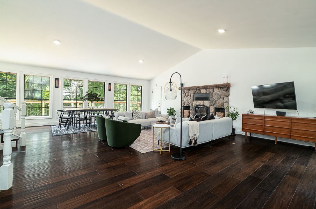 Photo of Livingroom in Gilbert Mills
