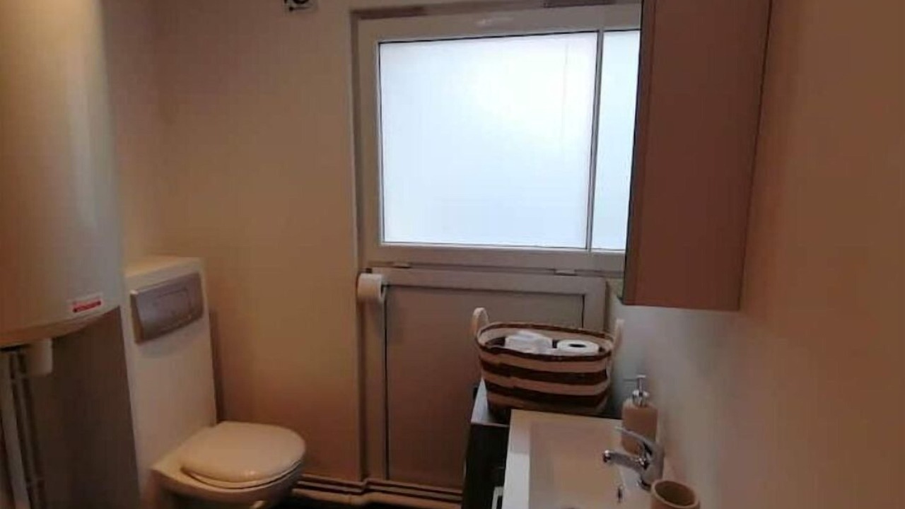 Photo of Bathroom in Villeneuve-Saint-Georges