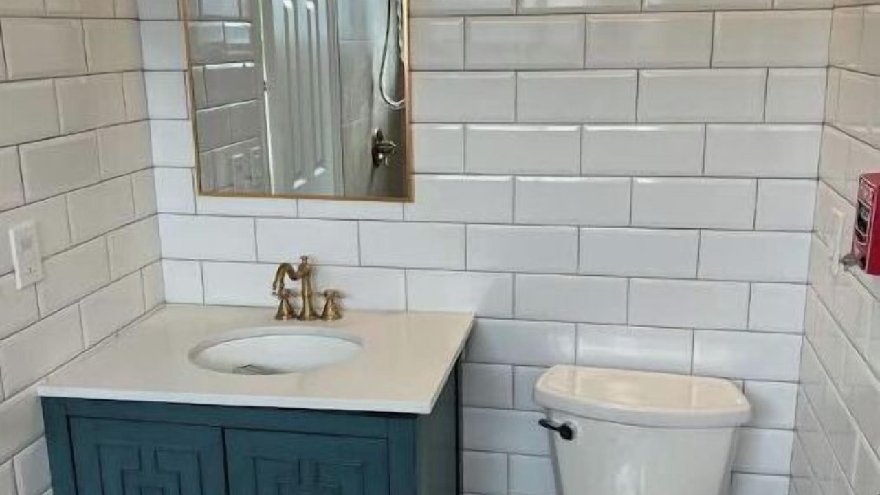 Photo of Bathroom in Buena Ventura Lakes