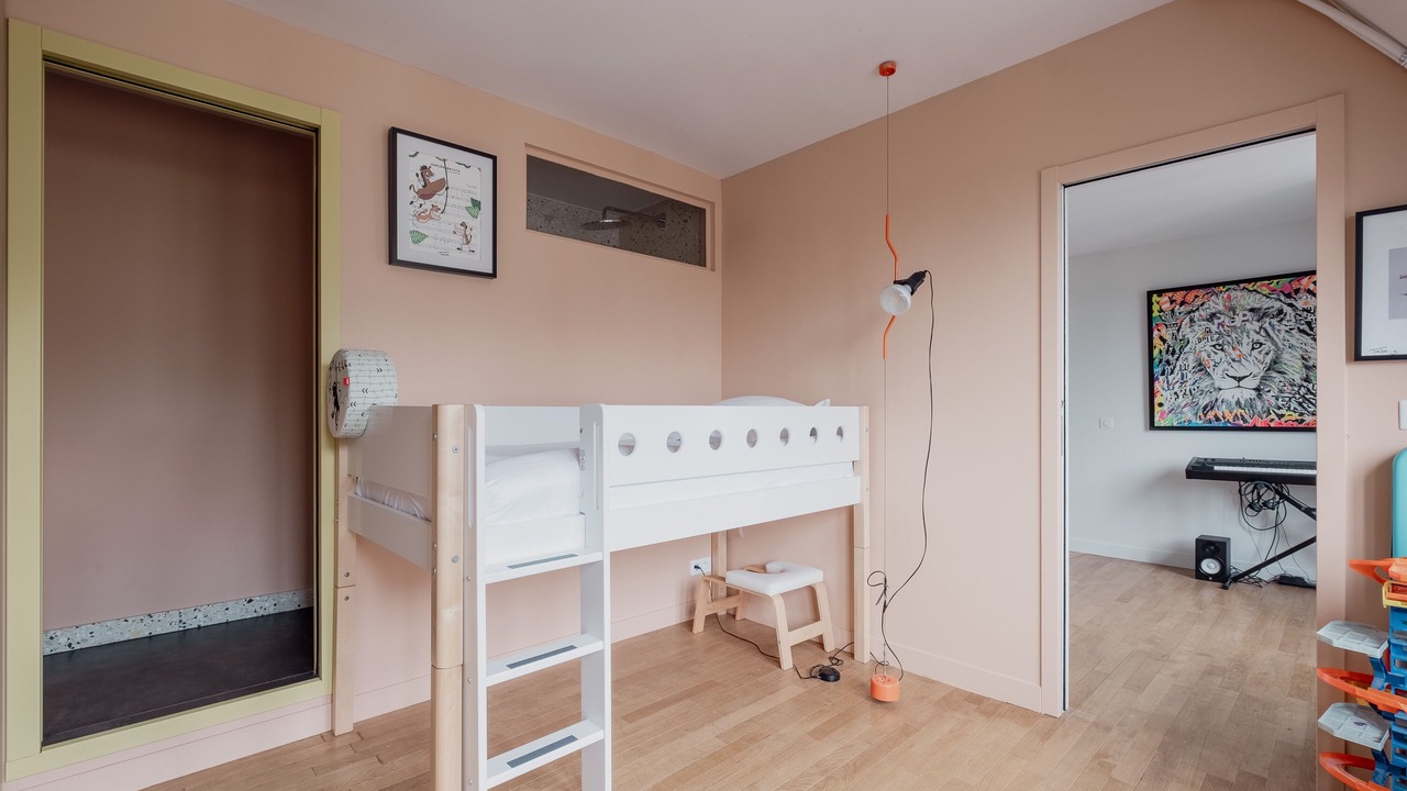 Photo of Bedroom in Combat