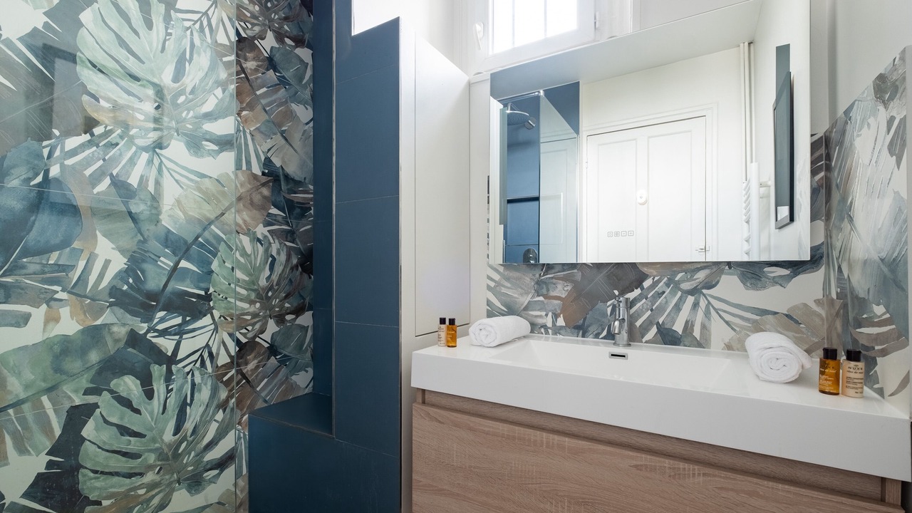 Photo of Bathroom in Combat