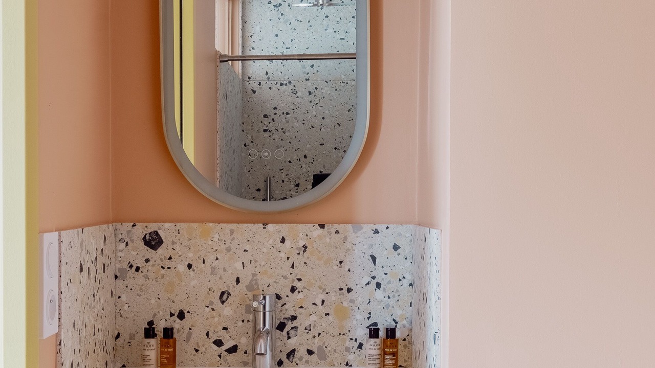 Photo of Bathroom in Combat