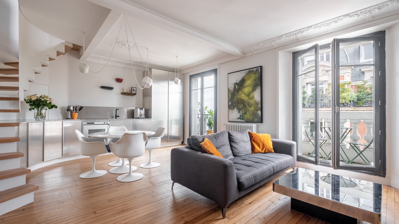 Photo of Livingroom in Combat