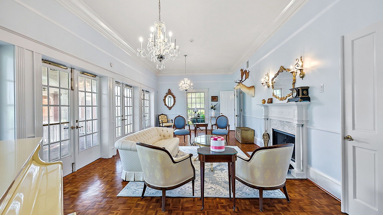 Photo of Livingroom in Bushnell