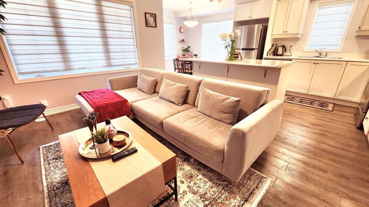 Photo of Livingroom in Halton Regional Municipality