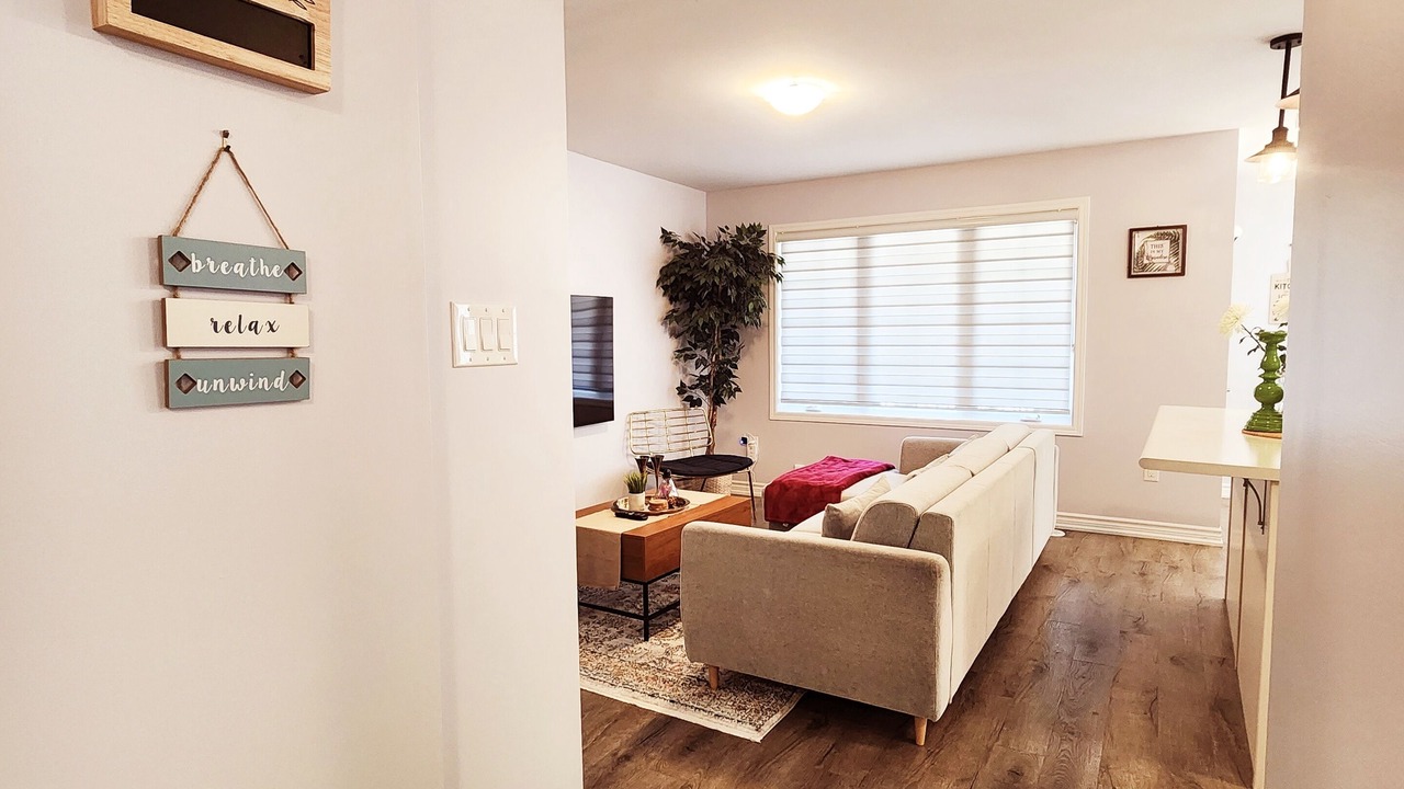 Photo of Livingroom in Halton Regional Municipality