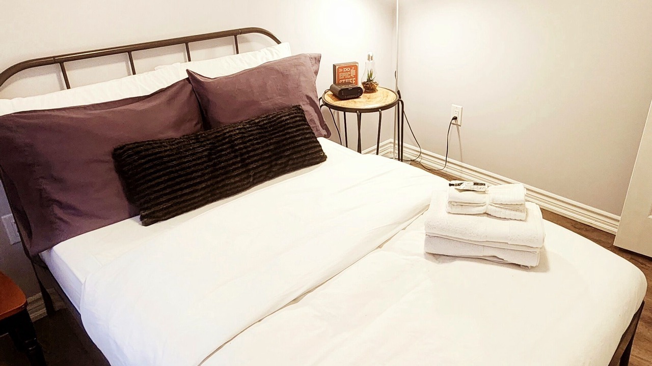 Photo of Bedroom in Halton Regional Municipality
