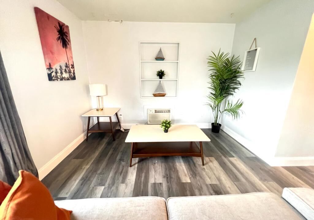 Photo of Livingroom in Riviera Beach