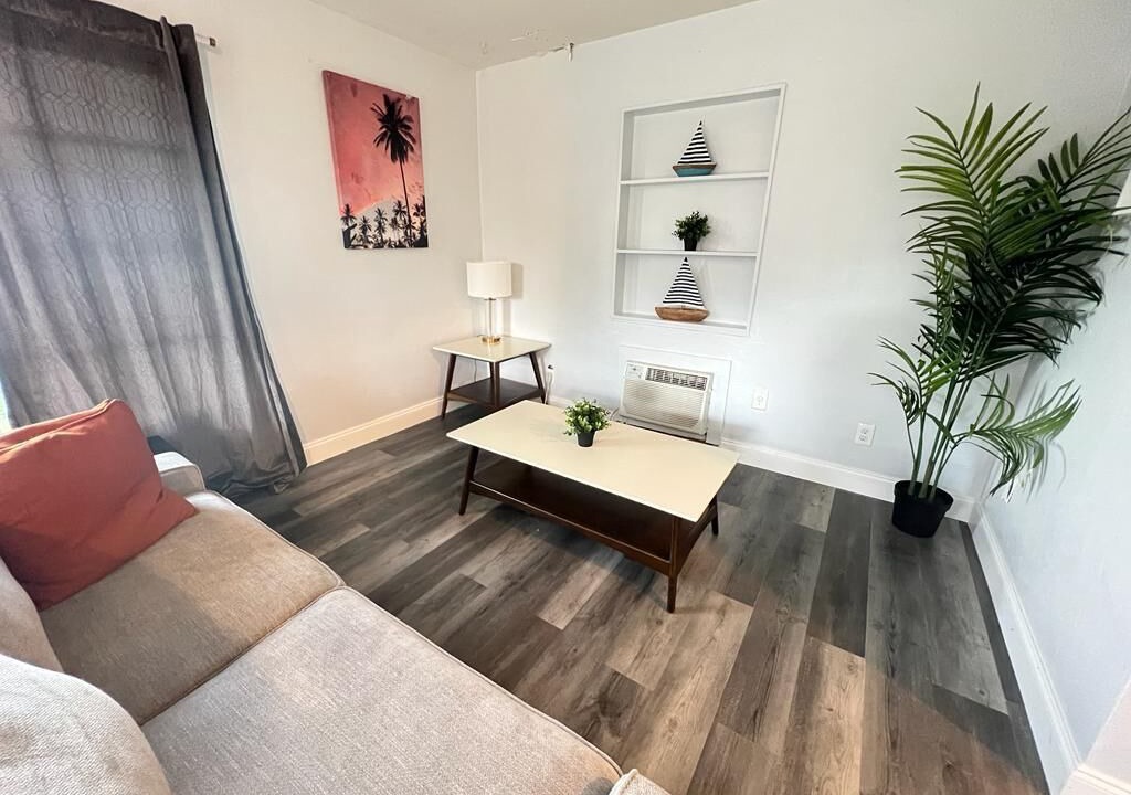 Photo of Livingroom in Riviera Beach