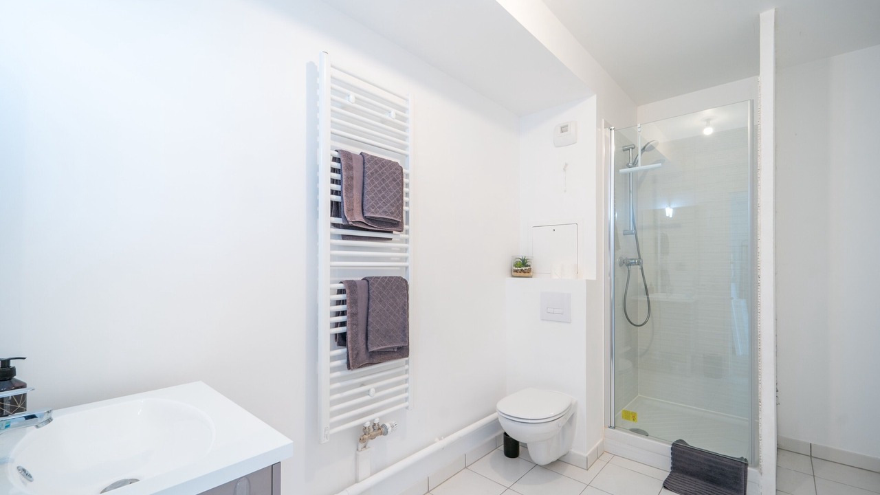 Photo of Bathroom in Le Bourget