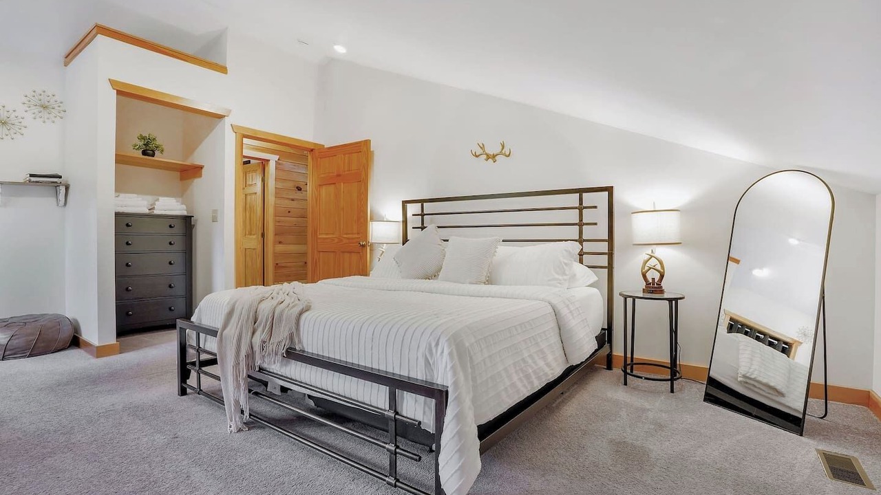 Photo of Bedroom in Walker Lake