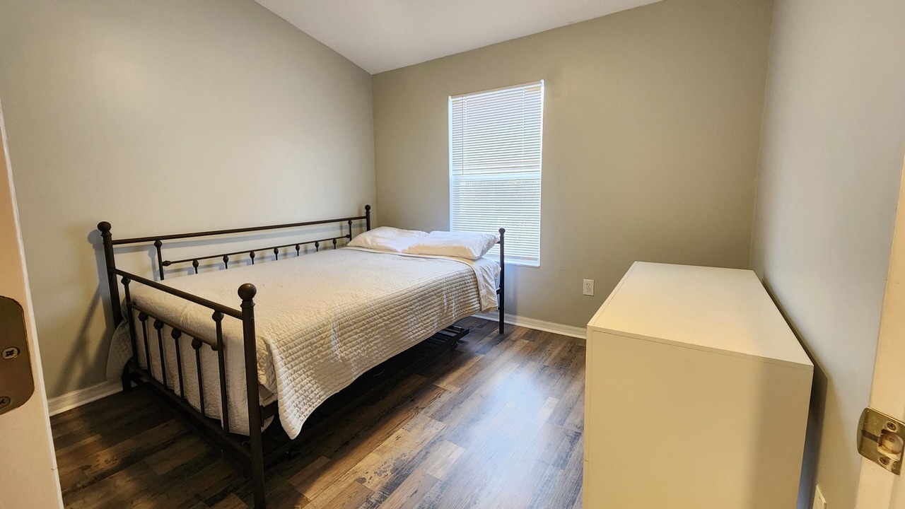 Photo of Bedroom in County Line Coalition